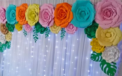 como fazer painel de flores gigantes de papel - Decoração de Festa Eventos  Dicas e Tutoriais